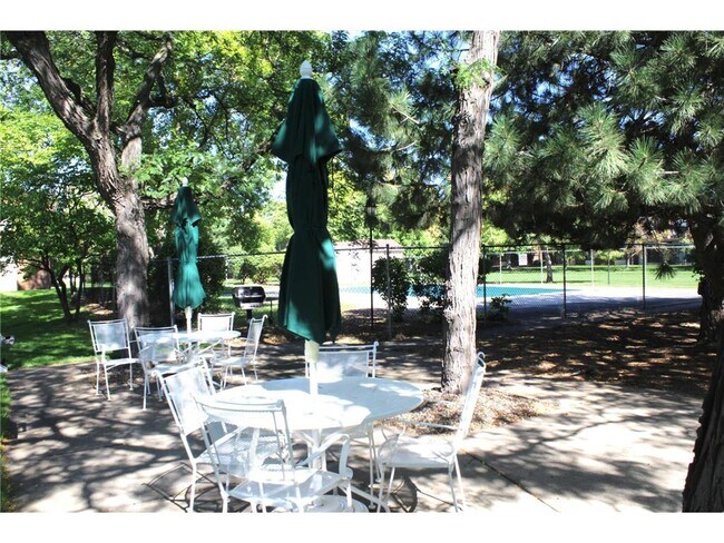 Building Photo - 7300 York Ave S