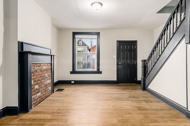 Building Photo - 1044 Sullivant Ave