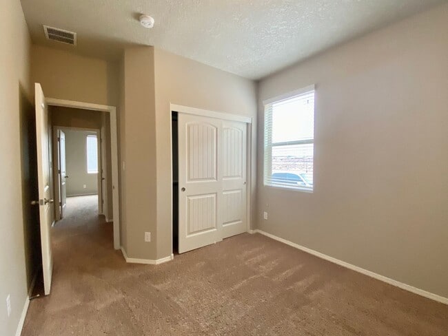 Building Photo - 7000 Napoleon Rd NE