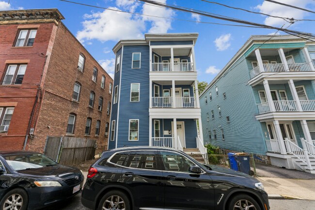 Building Photo - 47 Brackett St