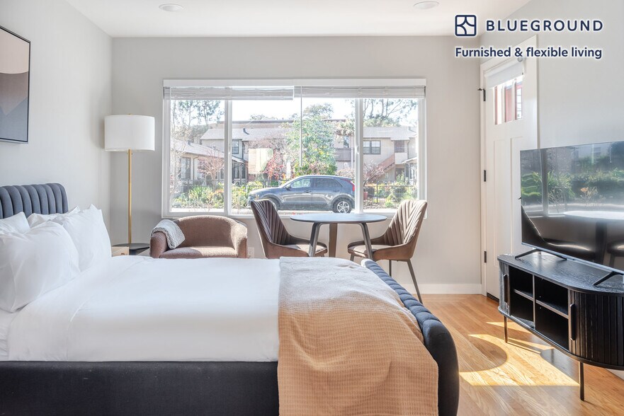 Building Photo - 1058 Noel Dr