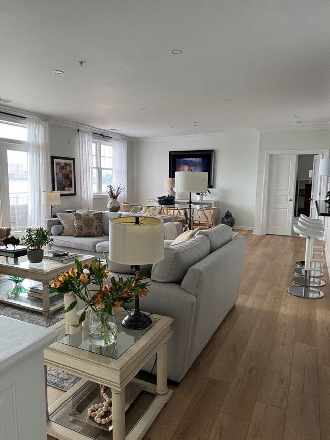 Building Photo - Pierpointe Condos