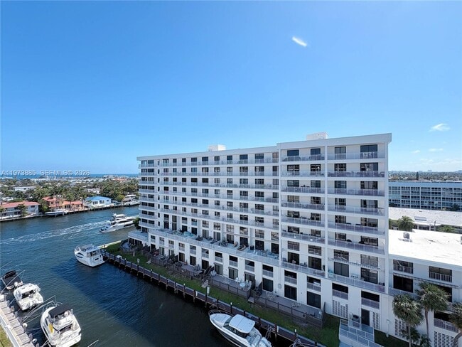 Building Photo - 3100 NE 49th St