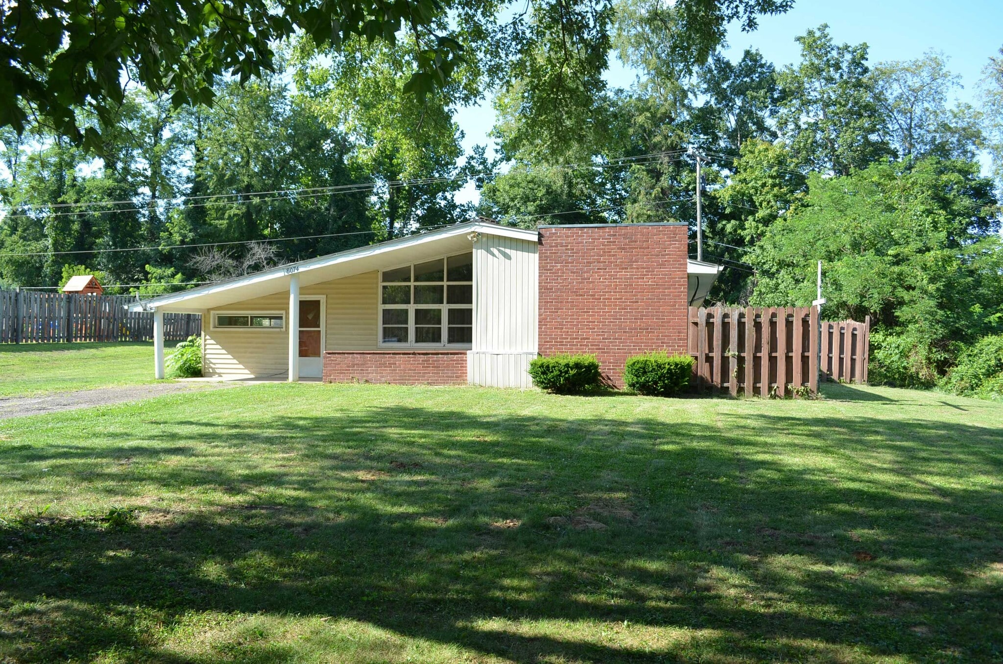 Building Photo - 8074 Rolling Hills Dr