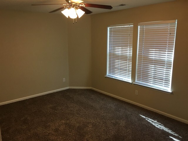 Building Photo - 1 Holly Springs Cir