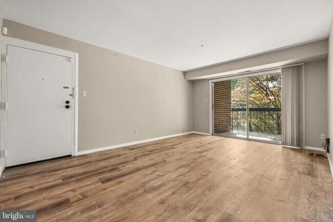 Building Photo - 7911 Badenloch Way