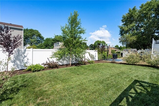 Building Photo - 83 Spring Ave