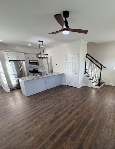 Building Photo - 1409 Woodbine Ave