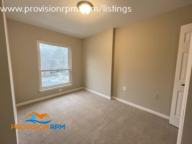 Building Photo - 16 Silverwood Cir