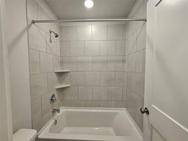 Building Photo - 5823 Quest Valley Dr