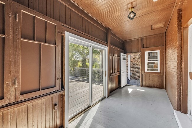 Building Photo - 7835 S Laflin St