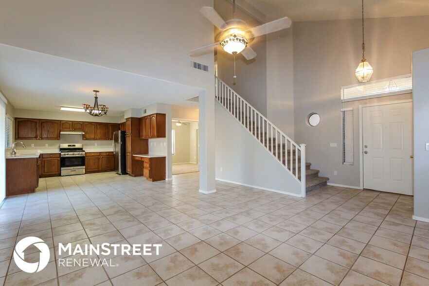 Building Photo - 17647 N 167th Dr