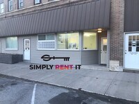Building Photo - 1 Bedroom Downtown Roland, Private Entrance