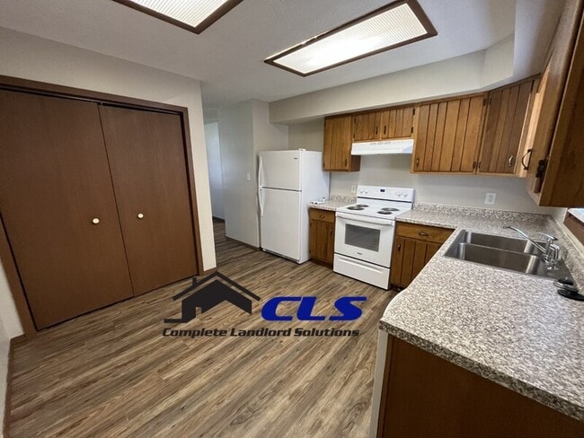 Building Photo - 4255 S Avery St