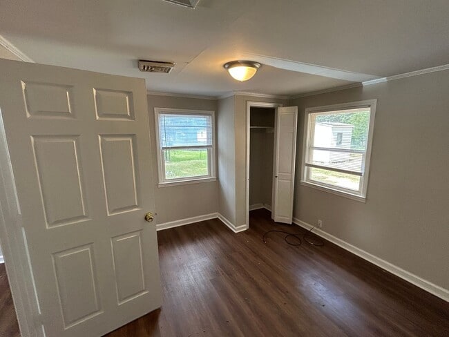 Building Photo - 2 Bedroom House in Sharpsburg