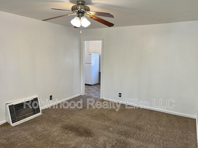 Building Photo - 140 1/2 West Court Street