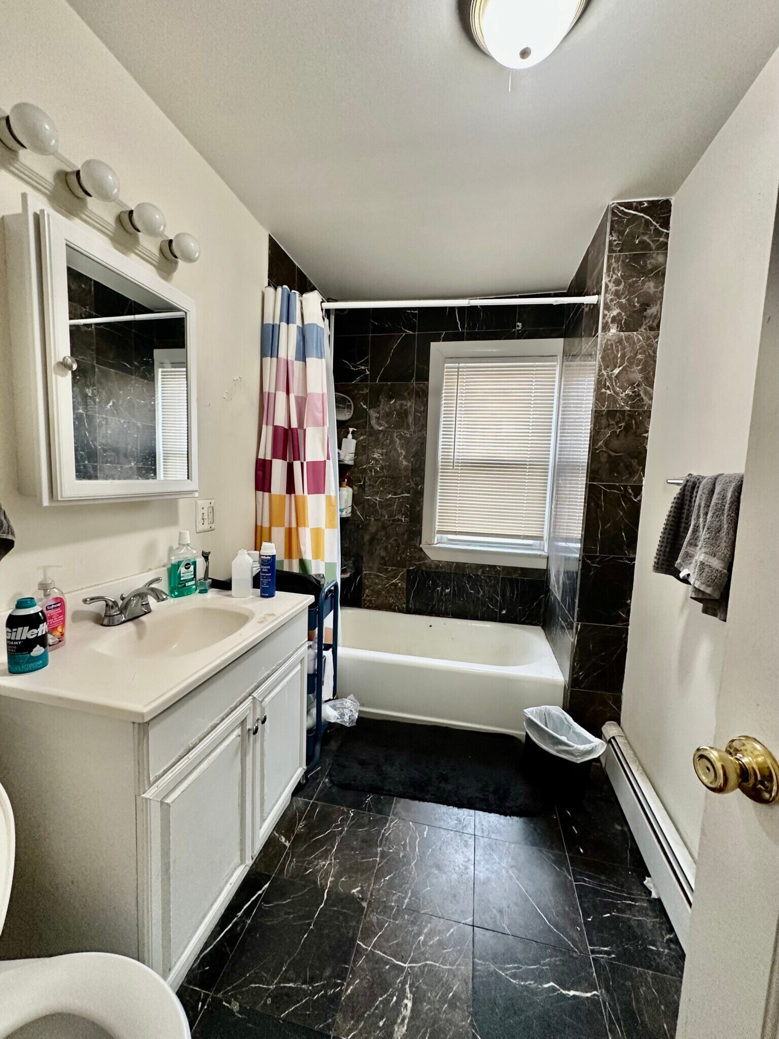 Building Photo - 74 Ashford St