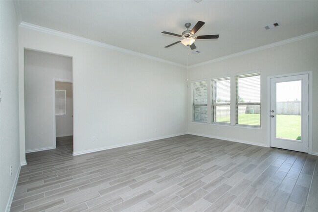 Building Photo - 15230 Kickapoo Cavern Dr