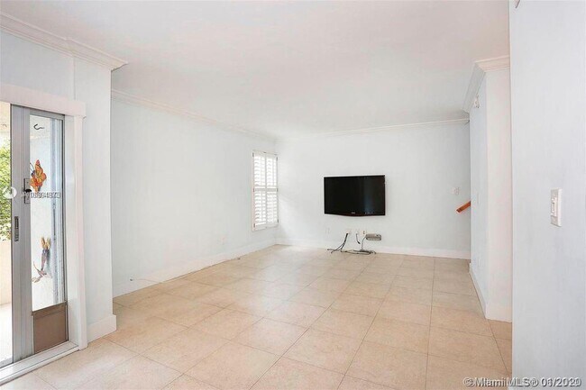 Building Photo - 5838 SW 74th Terrace