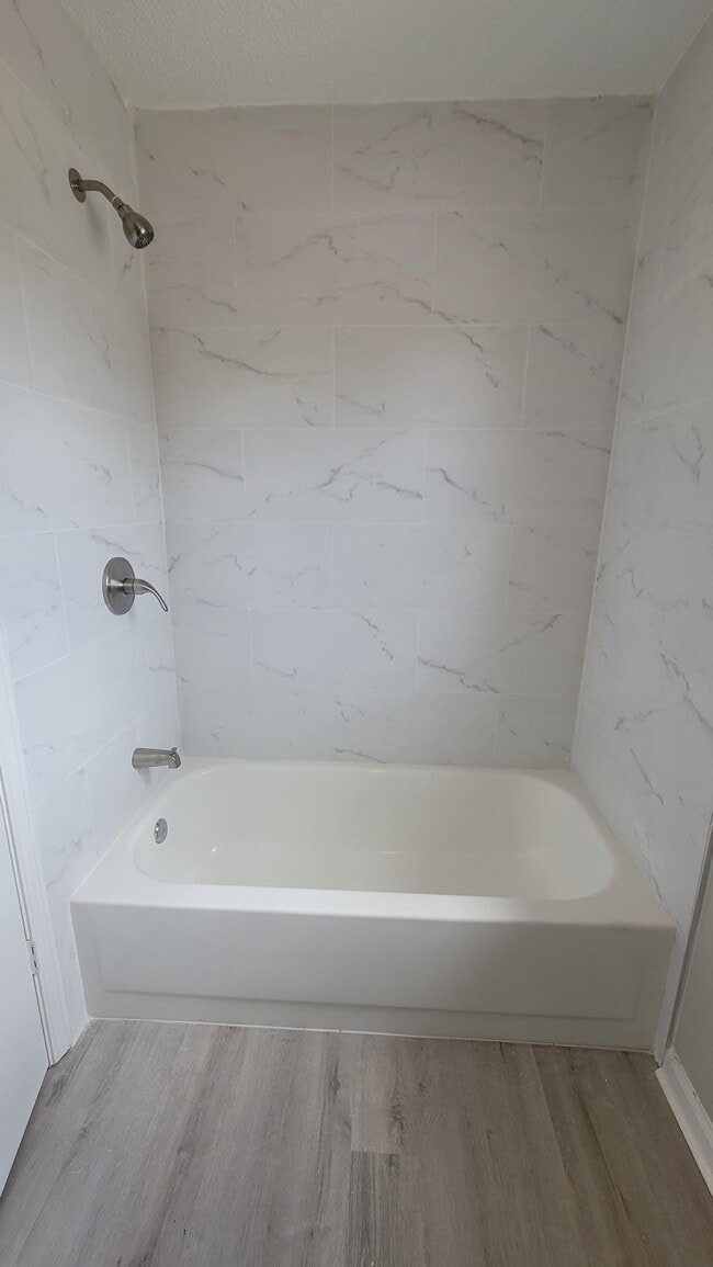 Building Photo - 3947 LAURELWOOD Dr