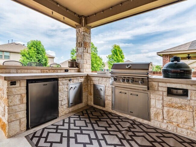 Building Photo - 2816 Canyon Valley Run