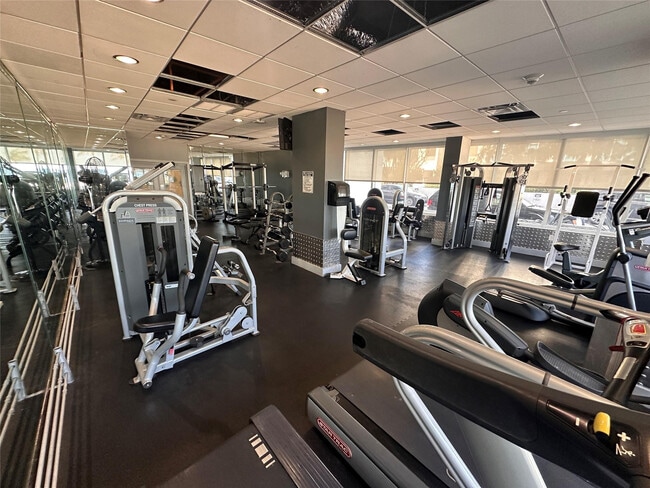 Building Photo - 209 N Fort Lauderdale Beach Blvd