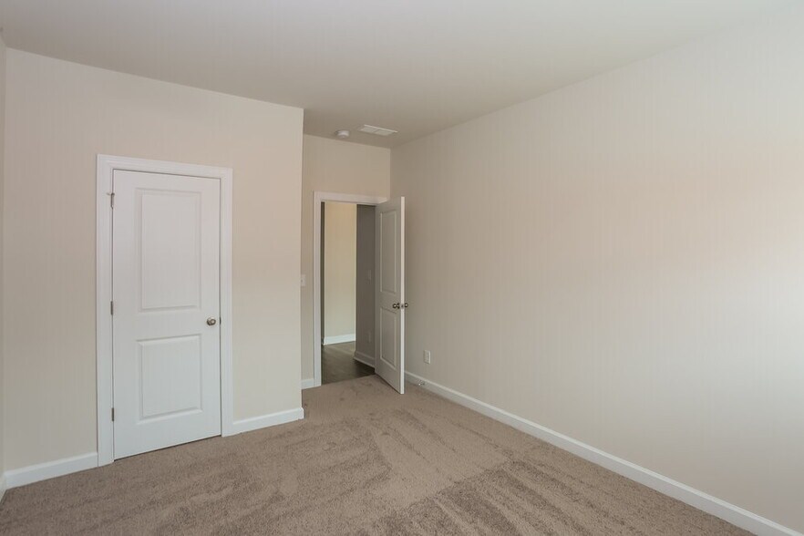 Building Photo - 128 Guardian Gate Dr