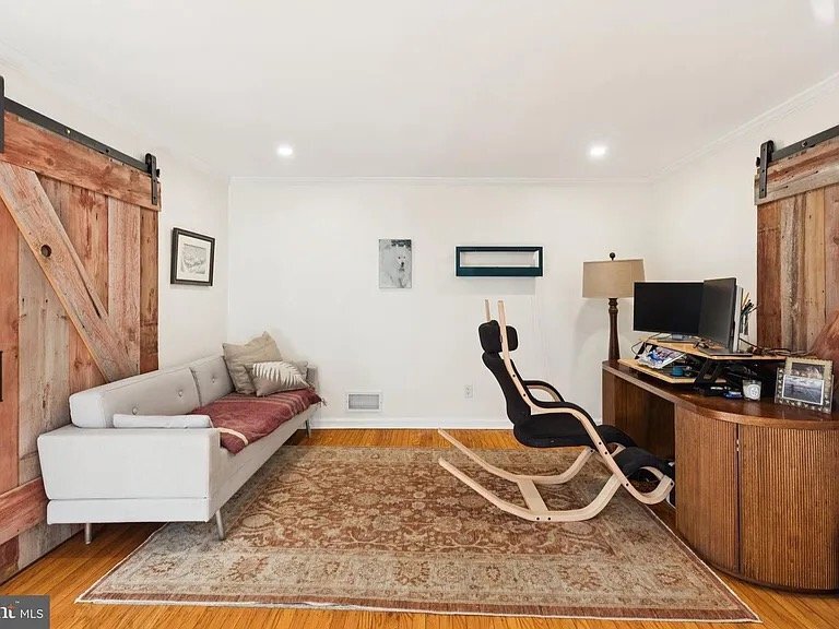 Building Photo - 7713 Cherokee St