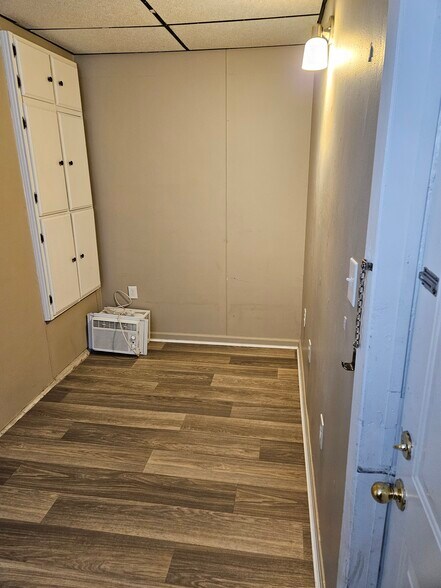 Building Photo - 308 Campbell St