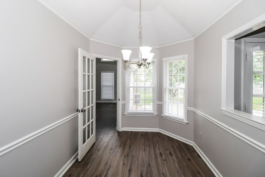 Building Photo - 1582 Wind River Cir E