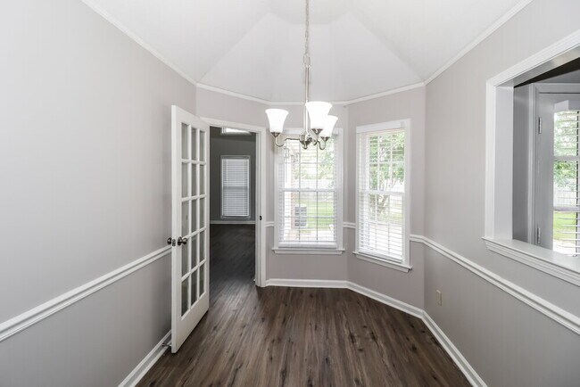 Building Photo - 1582 Wind River Cir E
