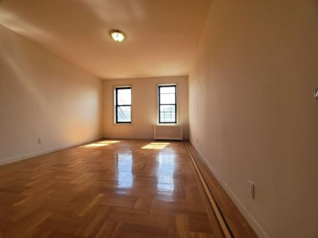 Building Photo - 3 bedroom in BRONX NY 10467