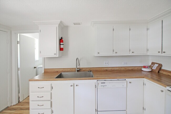 Building Photo - 54 Willowbrook Ln