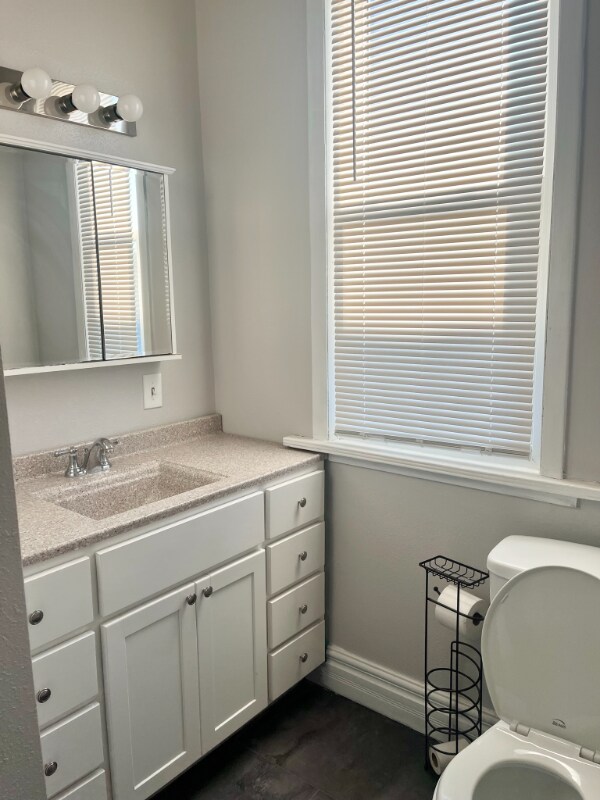 Building Photo - 2182 S Muskego Ave