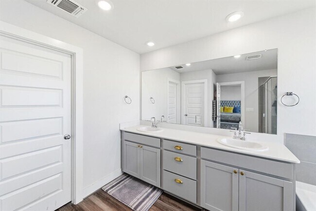 Building Photo - 7416 Travertine Spring Dr