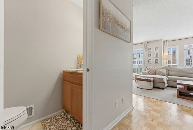 Building Photo - 774 Sassafras Ct