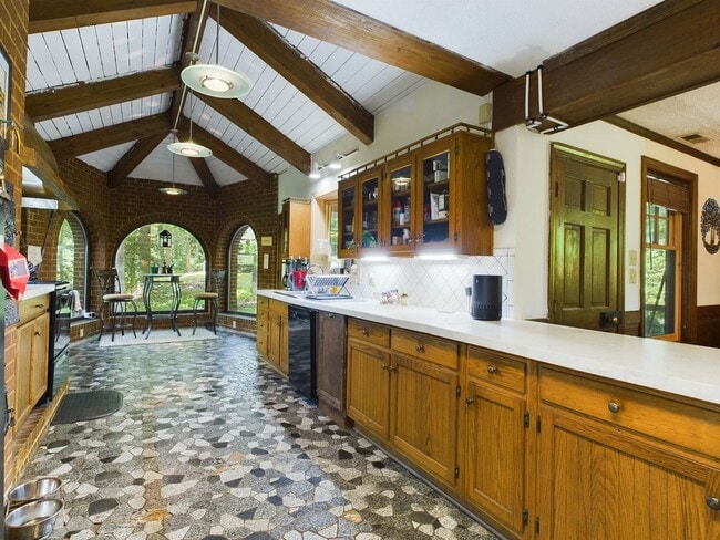 Building Photo - 5301 Bemiss Ct