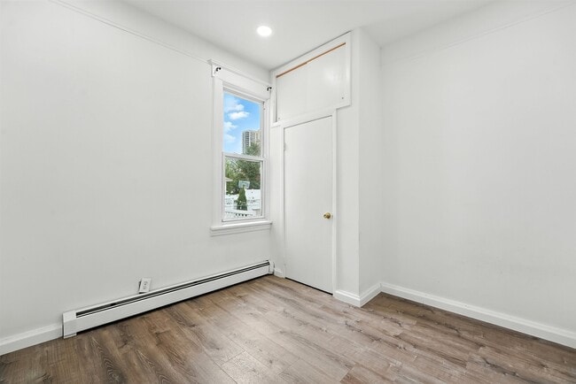 Building Photo - 130 75th St