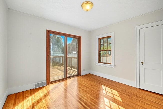 Building Photo - 411 Kingsley Ave