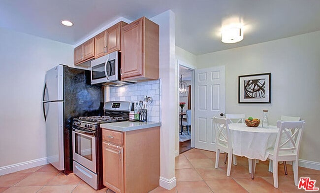 Building Photo - 2315 Cochran Ave