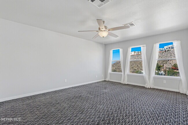 Building Photo - 4717 Excalibur Dr