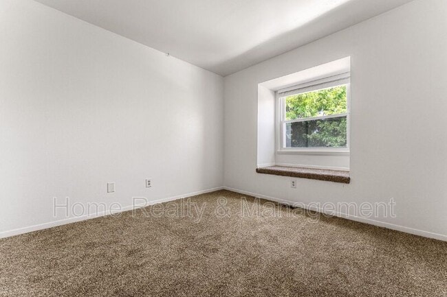 Building Photo - 13313 Birch Cir