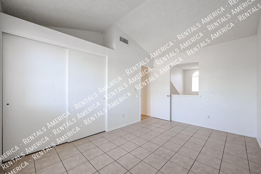 Building Photo - 10100 N 89th Ave