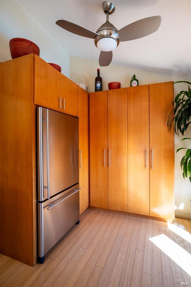 Building Photo - 452 Chestnut Ave