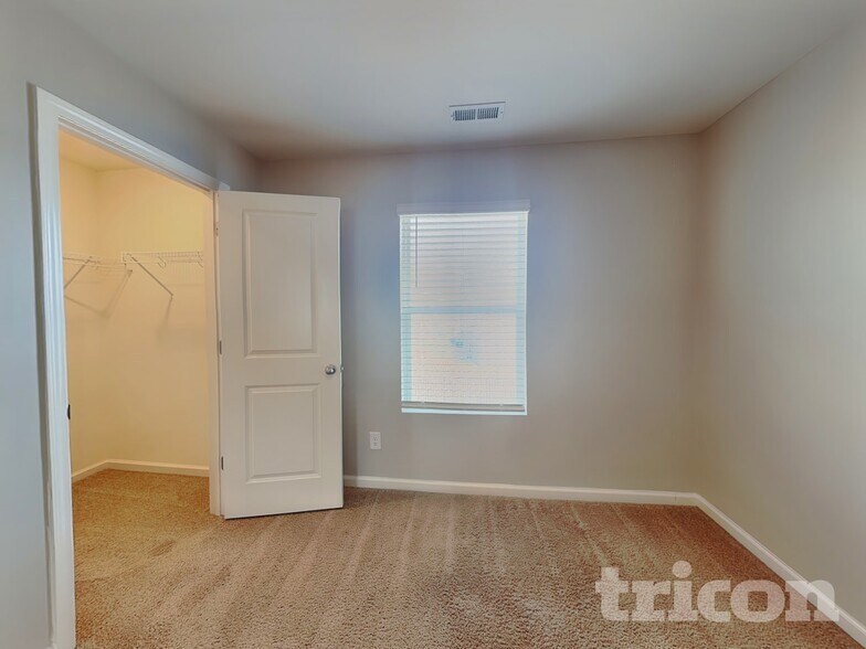 Building Photo - 165 Ogden Pond Pl