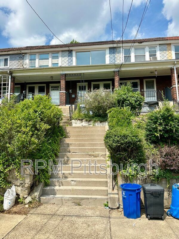 Building Photo - 929 Clarissa St