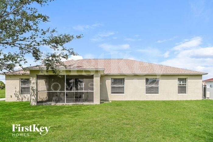 Building Photo - 1701 NW 15th Pl
