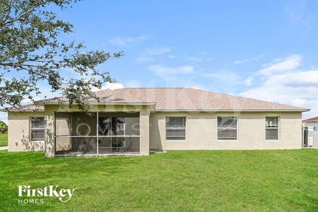 Building Photo - 1701 NW 15th Pl