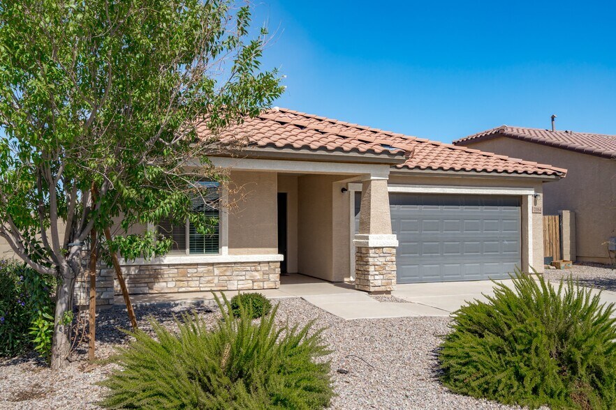 Building Photo - 2084 E Velvet Pl