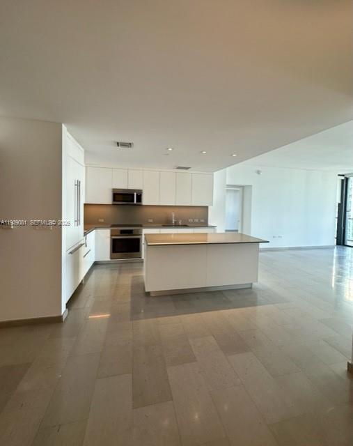 Building Photo - 68 SE 6th St